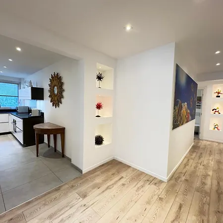 Moderne Avec Terrasse, Centre