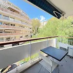 Moderne Avec Terrasse, Centre Κάννες